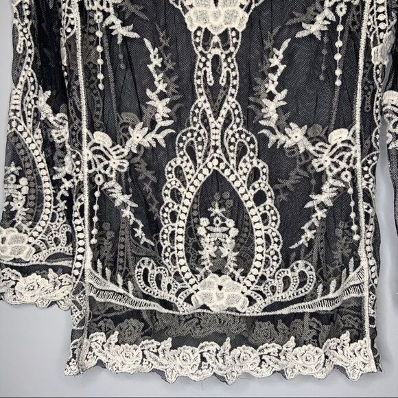 Long Sleeve Lace Blouse Top - Picture 4 of 9